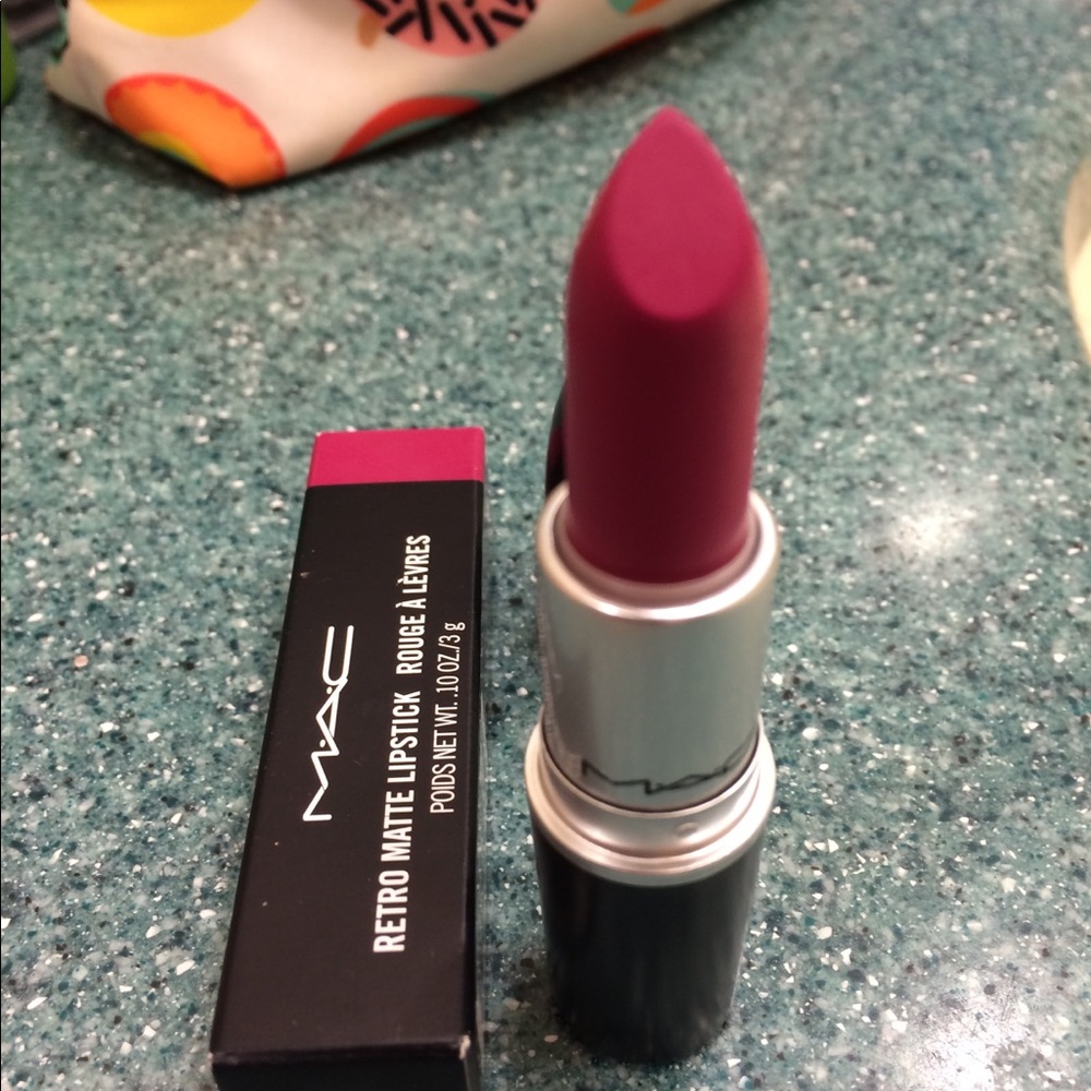 Mac Flat out fabulous lipstick